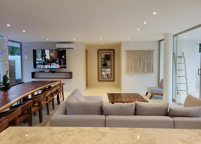 11br I Hacienda Zalama Villa